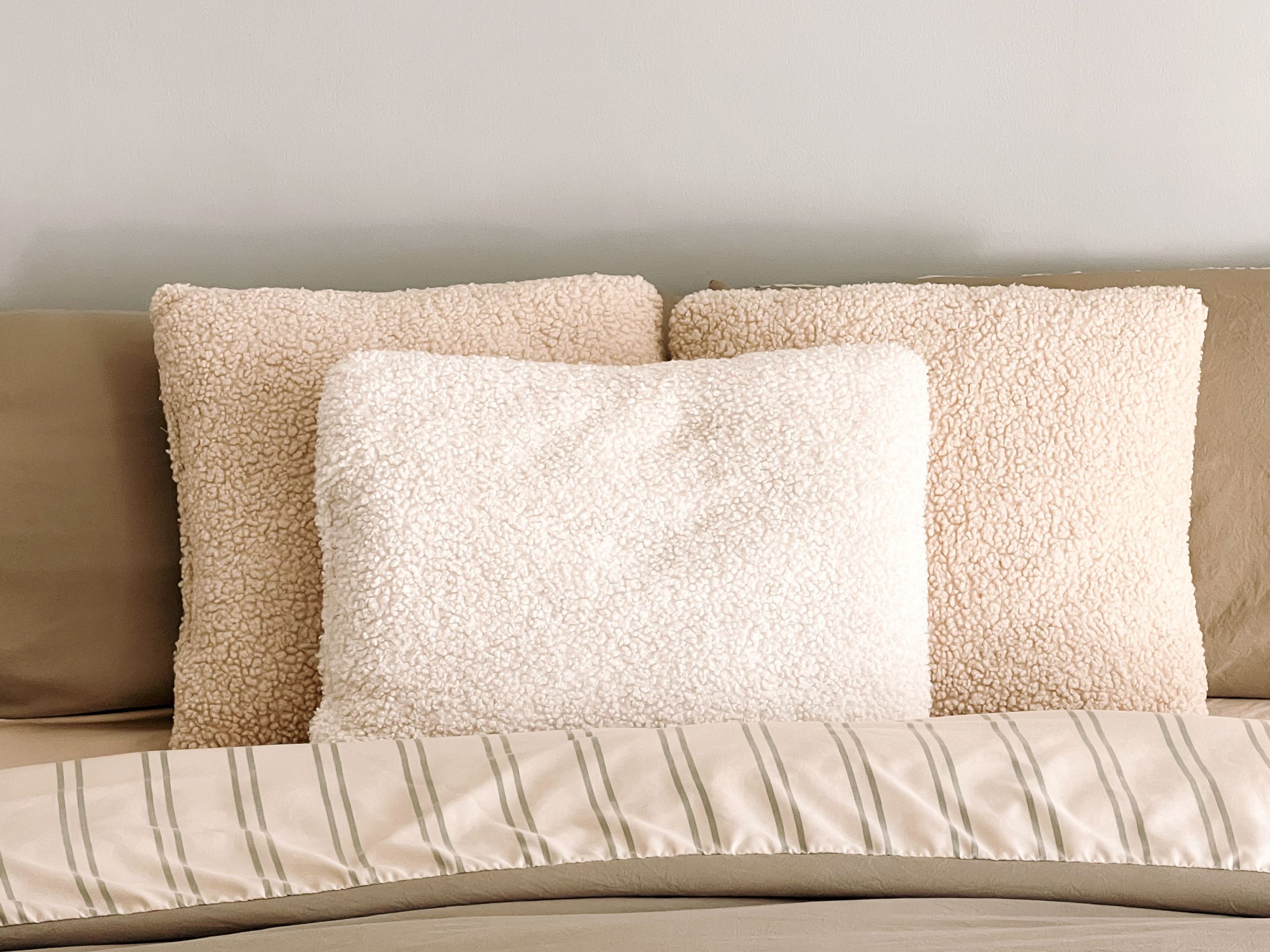 best nursing pillow — nursing pillow used for baby tummy time