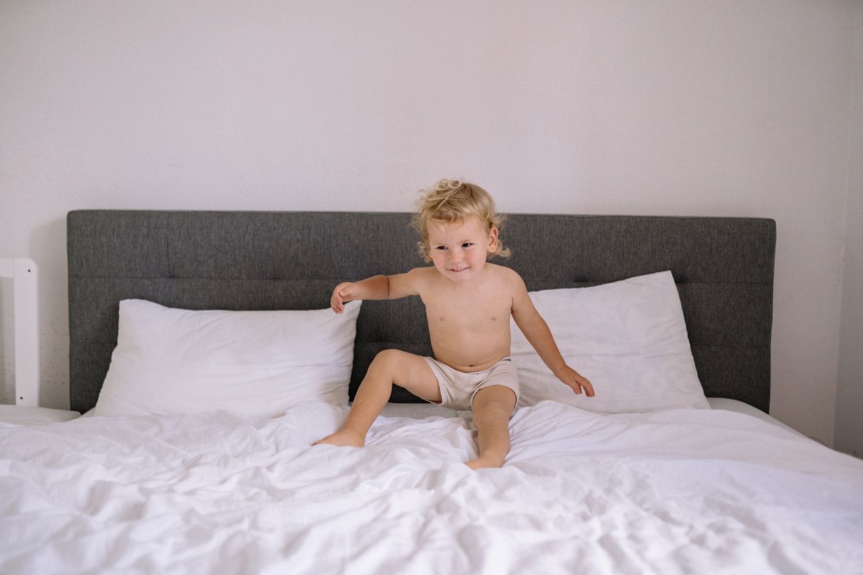 when to switch from crib to toddler bed